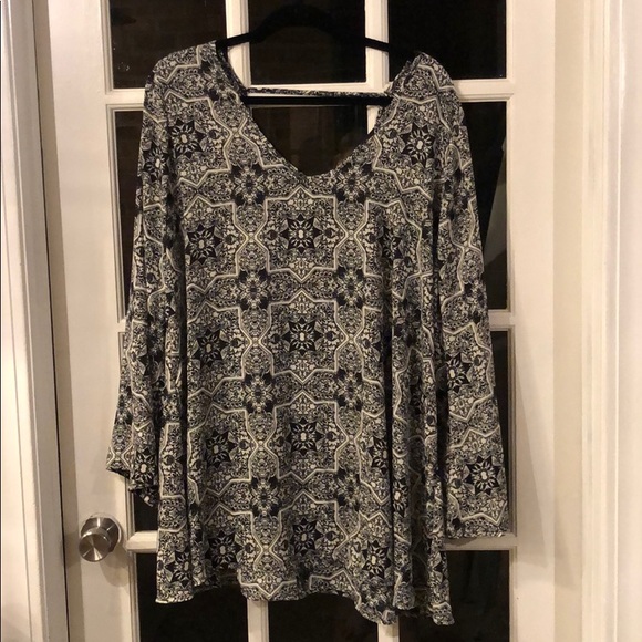 living doll Tops - Black and White Cute Patterned Tunic Blouse